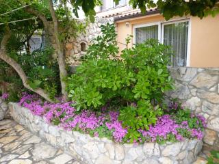 Apartments by the sea Pirovac, Sibenik - 13275 - 2