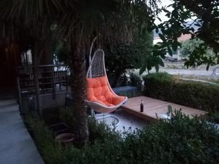 Family friendly apartments with a swimming pool Kastel Luksic, Kastela - 15773 - 1