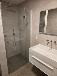 3rd Floor High-End 1BR in Lux-Belair with Parking - 2