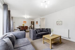 4 bedroom detached house 4 bathrooms - 8