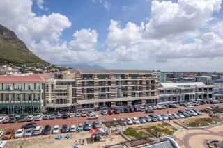 'Just Beachy' Muizenberg Beach Apartment - 9