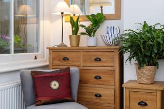 Veeve - The Little Green Door - 8