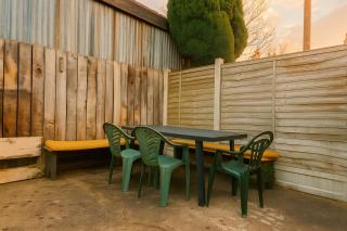 Heated 4 Bedroom House with 2 Bathrooms Near O2 and ExCeL - 5