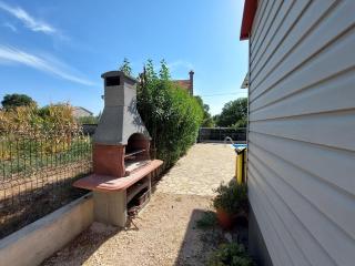 Family-friendly apartments with swimming pool Pakostane, Biograd - 18980 - 2