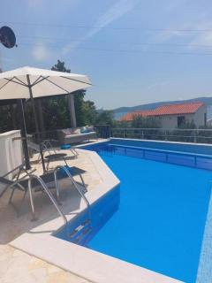 Family-friendly apartments with swimming pool Marusici, Omis - 21377 - 2