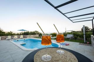 Family friendly house with a swimming pool Kastel Novi - Kastela - 24698 - 2