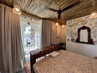 Paddy's Loft The Lake B&B - 8