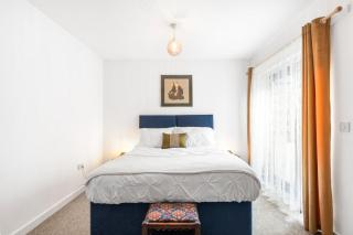 Brighton Seaside Stay – Modern Home with Patio & Balcony - 4