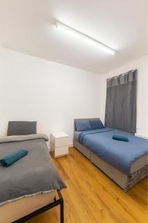 Heated 4 Bedroom House with 2 Bathrooms Near O2 and ExCeL - 8