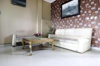 RedDoorz Plus @ Timoho - 3