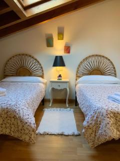 La plaza de llanes, Plaza Parres Sobrino, 6 - 6