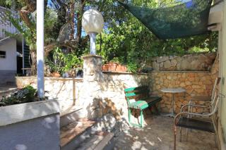 Apartments by the sea Vinisce, Trogir - 13648 - 1