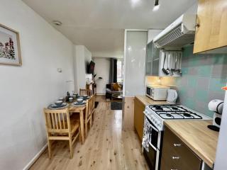 Golden Stay maisonette next to Camden Town with private parking - 9