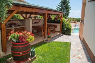 Family friendly apartments with a swimming pool Vinkuran, Pula - 15736 - 4