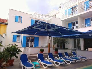 Family-friendly apartments with swimming pool Selce, Crikvenica - 19899 - 2