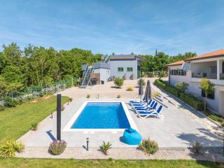 Luxury villa with a swimming pool Trget, Rasa - 23420 - 2