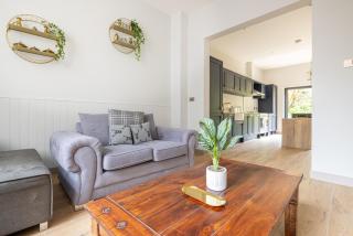 H3-Woodland Retreat-4BR-3B-Free Parking - 6