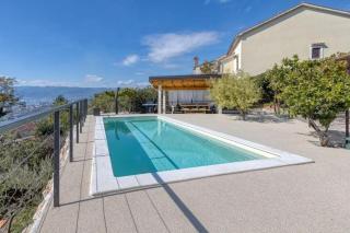 Apartments with swimming pool Rijeka - 24958 - 1