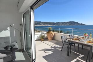 Rnet - RHC 2712 Roses Holiday Center - 1