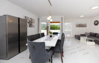 Villa Ivan by Villas Guide - 8