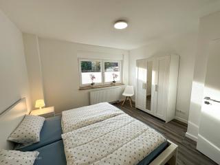 Gemütliches Gruppenhaus nähe Krefeld & Messe - 0