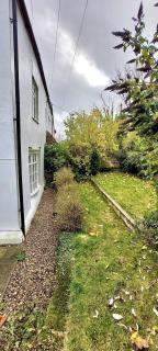 Charming 3 bed kent Cottage - 2