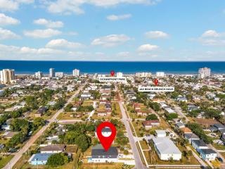 Beach Home Sauna & Cold Plunge E-Bikes - 6