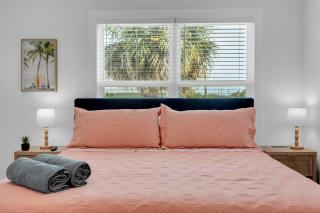 Beach Home Sauna & Cold Plunge E-Bikes - 7