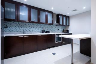 Stylish 2BR Oasis in Business Bay with Pool & Gym - 6