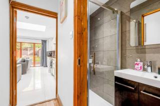 2 BR | Garden Flat | Parking | Early+late check in - 5