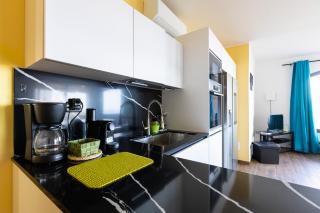 Perla sul mare con piscina - 8