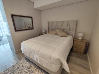 Oceans Apartments Balcony Suite - 6