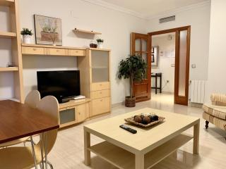 Céntrico, parking privado, al lado estación tren - 9