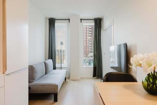 Elegant Apartment Lovely City Views - 1