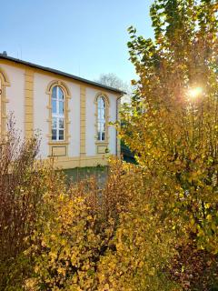 Schlösschen am Rhinufer - 2