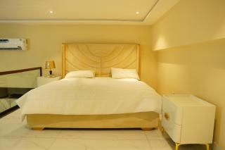 Experience a New Level of Comfort in A m a n a h Mall Link Road Model Town - 5