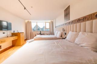 Superior Pyramids View - 2