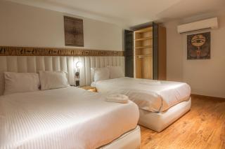 Superior Pyramids View - 2