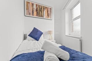 Warmth of Home at Penarth Sleeps 5 - 8