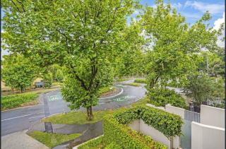 Iconic Elwood Executive 2BR Apt. - 8