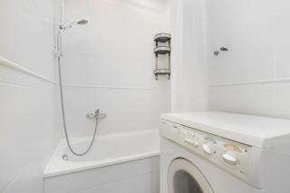 Comfortable Apartment Near the Old Town Perfect Place for Remote Work and for Sightseeing by Noclegi Renters - 5