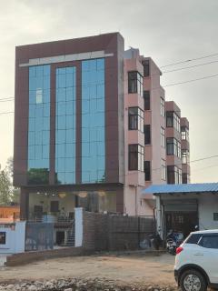 Hotel Grand Lucent - Near Gokul Temple - Loved by Devotees - 9