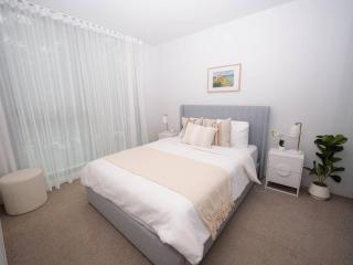 Villa Solara - A Tranquil Light Filled Home - 4