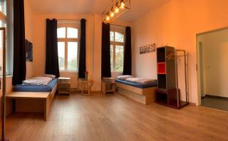 Ein Zimmer in einer 4-Zimmer-Wohnung in Leipzig mit Gemeinschaftsküche und -Bad - Lipsia - 0