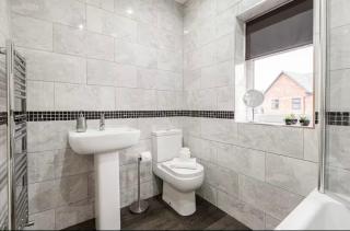 Norris Stays - Sleeps 7 by M55 - 2