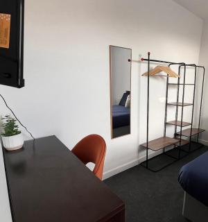 Waterloo modern private double room with shared amenities - 4