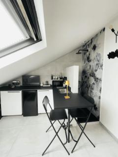 JOIVY Compact Top-Floor Studio in Rapallo - 7