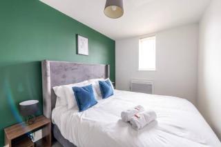 Centralised 2 Bedroom Property by Prestige Lets - 2