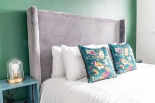 Centralised 2 Bedroom Property by Prestige Lets - 1