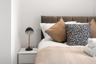 Sleek & Stylish Apartment in the Best Area - 2